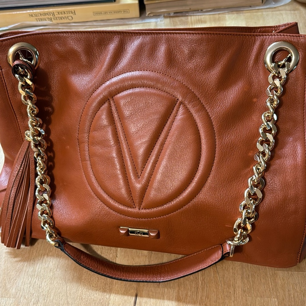 VALENTIO by Mario